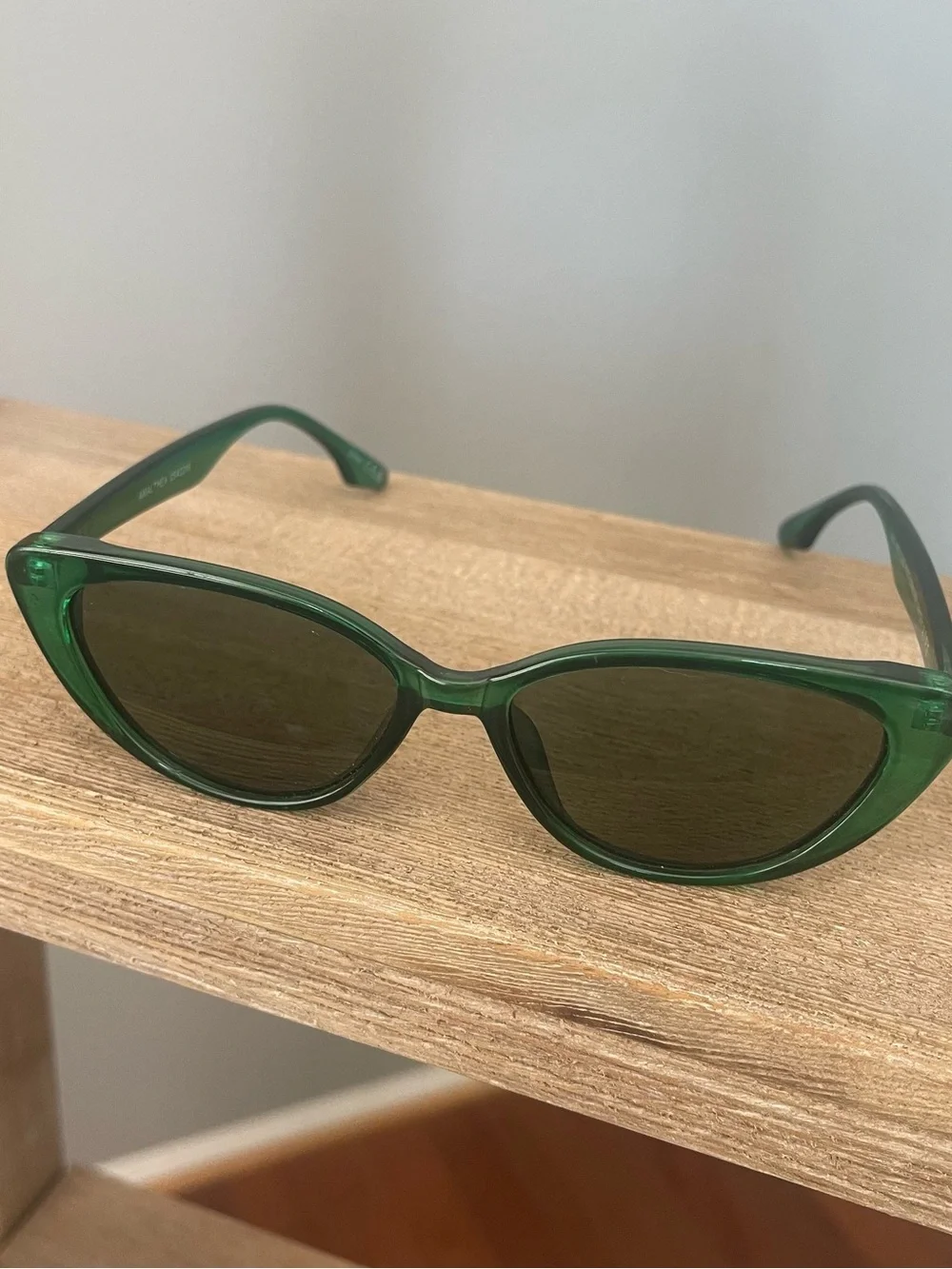 Lot of 4 Women’s Fashion Sunglasses SOJOS | Amalthea | Cat Eye UV Protection